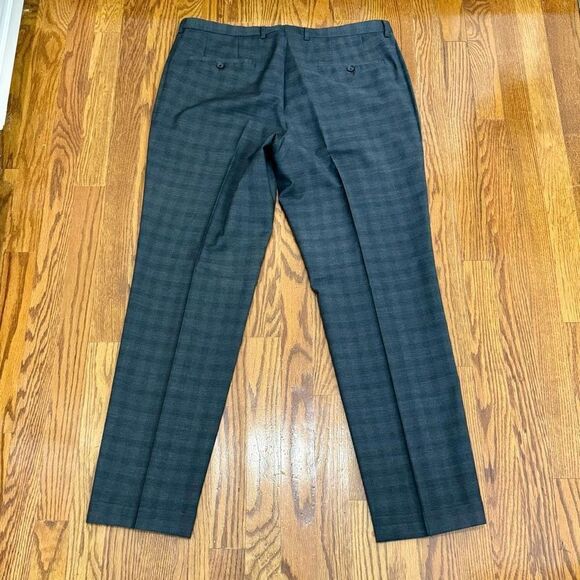 Hugo Boss Gray Windowpane Flat Front Dress Pants. Size 34. - Picture 3 of 11